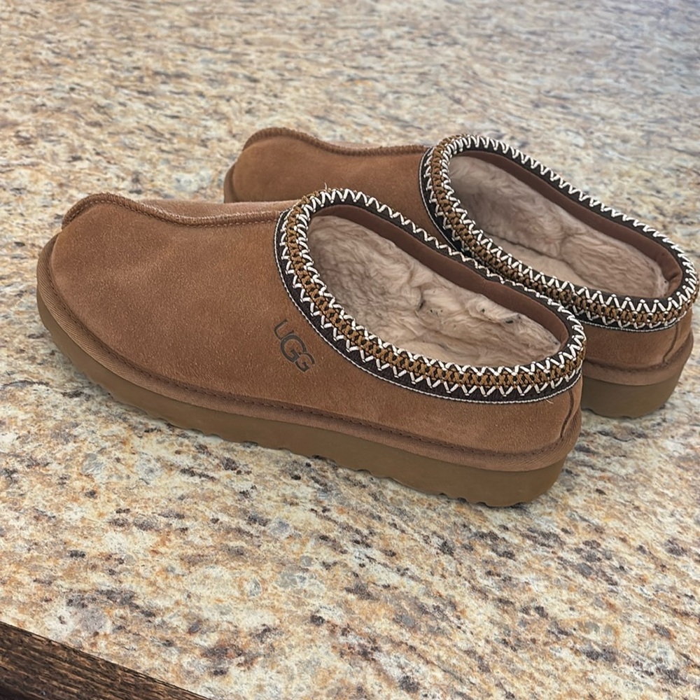 Ugg Tasman slippers women’s size 11